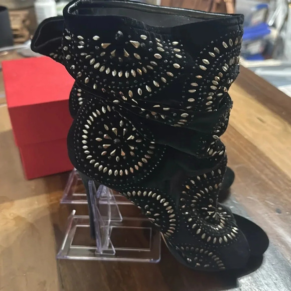Vince Camuto IMAGINE black beaded peep toe booties
NEW - Picture 7 of 10